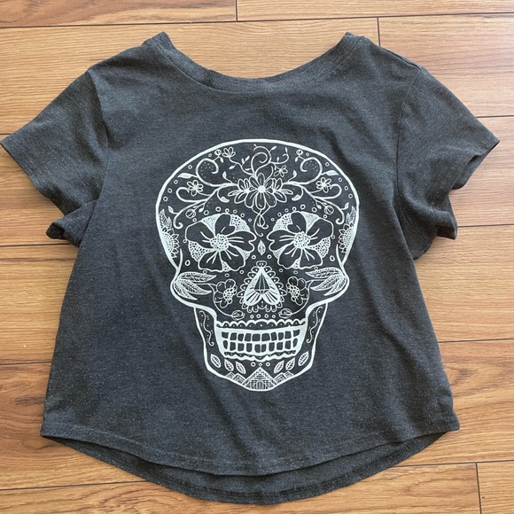 Divided Crop Top T-Shirt - Picture 2 of 5